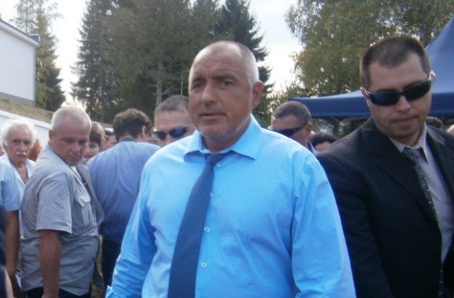 Премиерът обвини правителството на Орешарски, че е положило усилия да събори Водния цикъл на Габрово