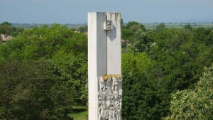 Съединението оживява на площада в Съединение