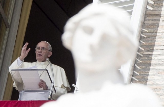 Папата ще даде убежище на бежанци на територията на Ватикана