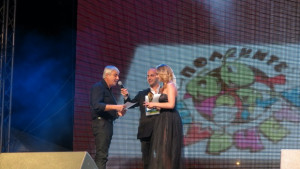 Областният управител връчи награда в конкурса Полските щурчета