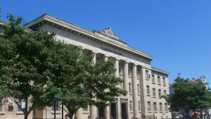 D2 и още четири рок банди свирят пред съда в