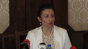 Танева ще настоява за отделен финансов пакет за всяка държава