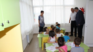 Долни чифлик полага специални грижи за децата в риск