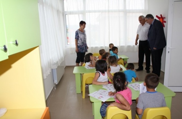 Долни чифлик полага специални грижи за децата в риск