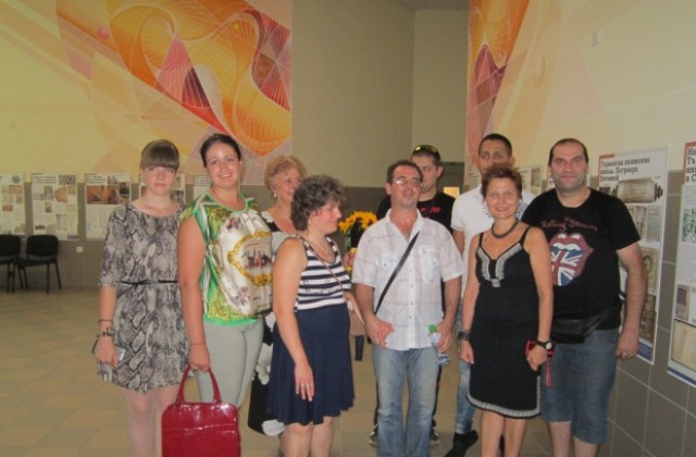 Студенти търсиха решения на проблеми чрез методите на сугестологията