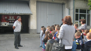 Деца от две детски градини посетиха пожарната в Дупница