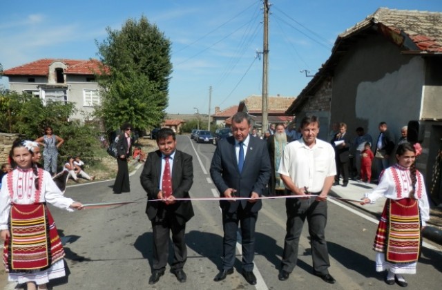 Откриха 16 км рехабилитирани пътища в община Павликени