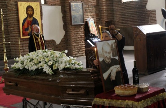 Приятели и роднини изпратиха художника Румен Скорчев