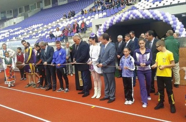 Премиер и кмет прерязаха лентата на два обновени обекта във В. Търново (СНИМКИ)