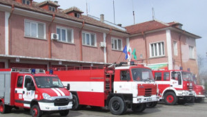 Демонстрация на пожарна техника затваря улици в центъра на Г