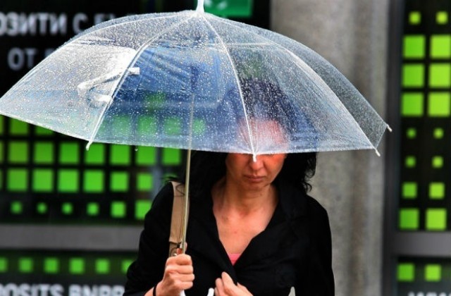 Предупреждават за обилни валежи