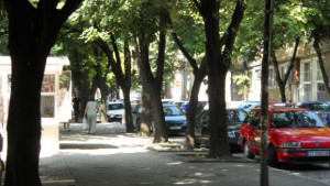 Общината придоби част от паркинга зад операта