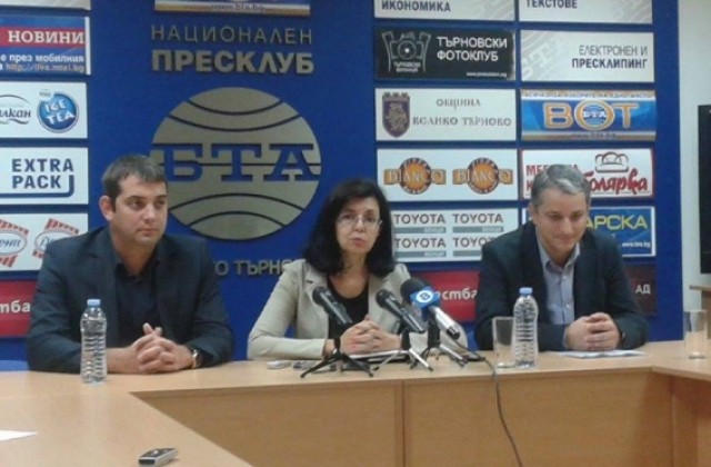 Меглена Кунева: Няма разколебаване в коалицията заради антикорупционния закон