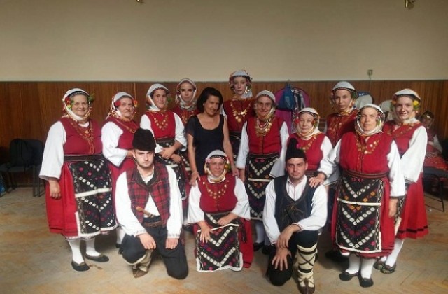 Със златни медали от фестивал се върнаха самодейци