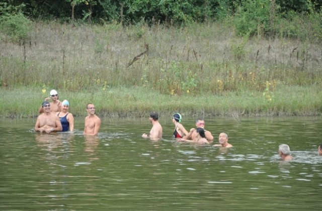 Димитровградчани доминираха при плувците на Сивата вода