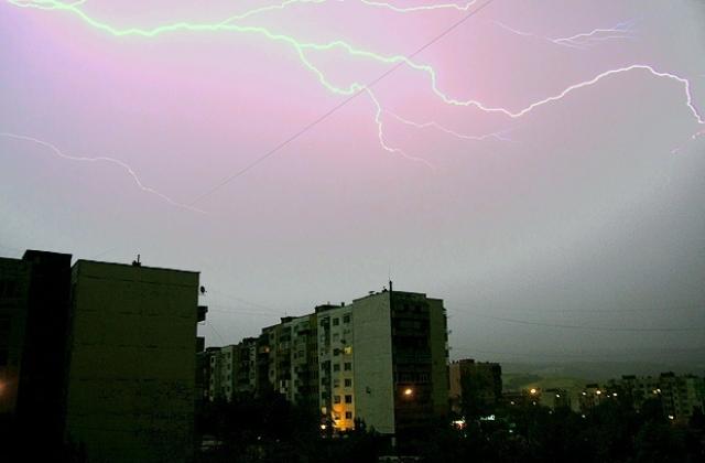Порой, гръмотевична буря и градушка в Хасковско