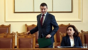 Предлагат плащането в брой да е до 5000 лв