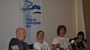 Назарет загатват за новия си албум на концерт в Русе