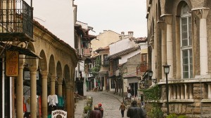 Работилница Седянка показва етно ризи в Нощта на Самоводската чаршия