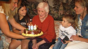 103 години празнува дупничанката Тодора Шикова