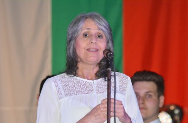 Попова: Да отворим душите си към децата, които не могат да ходят на училище заради война