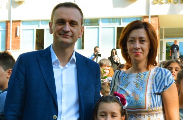 Валентин Ламбев изпрати дъщеря си в първи клас