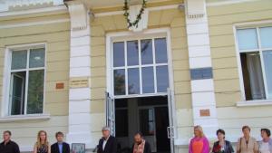 Областният управител откри учебната година в две гимназии