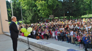 Кметът Стоилов уважи СОУЕЕ за първия учебен ден