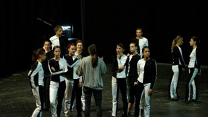 Ултрамодерен танцов спектакъл с премиера на сцената на операта