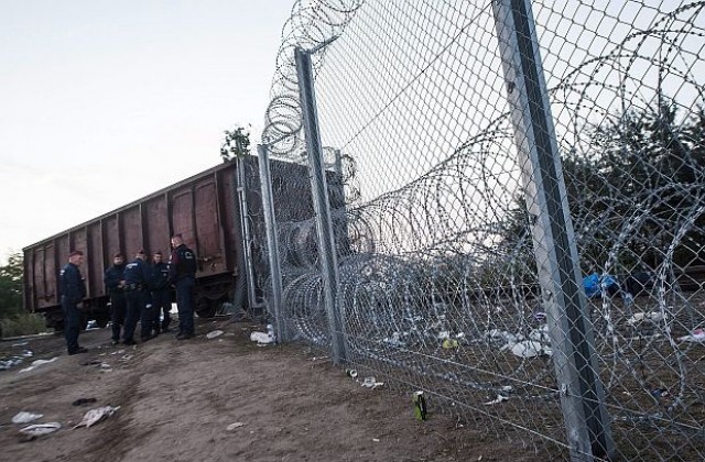 Унгария ще строи ограда и по границата с Румъния, ако се наложи