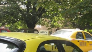 Запазват се минималните и максимални тарифи на такситата в Добрич