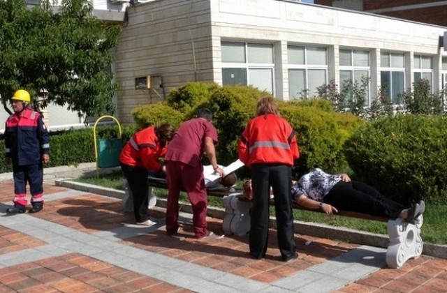 Службите в Стражица проиграха учения при земетресение и пожар в предприятие