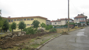 Майстори все още работят в 2 училища в Кюстендилска област