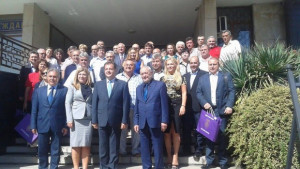 С емоционални слова и приятелски прегръдки завърши последната сесия на