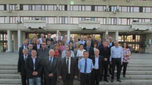 Общинските съветници с плакети в края на мандата