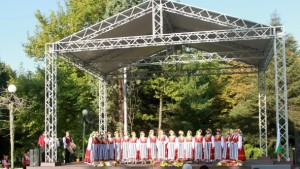 Празничен концерт на откритата сцена в Тервел