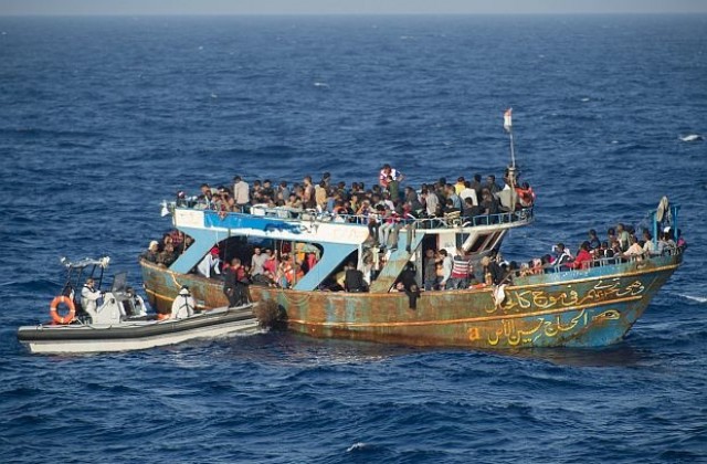 473 887 мигранти са влезли в Европа през Средиземно море тази година