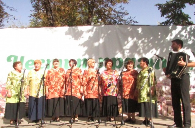 Близо 250 участници се надпяваха на преглед на старата градска песен в Г. Оряховица