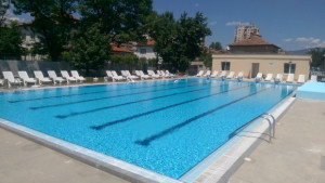 Общинският плаж продължава да работи а басейнът да се ползва