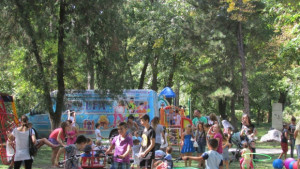 Стотици деца се забавляваха в четвъртото издание на ФАМИЛАТЛОН в