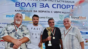 Христо Йовов кмет и депутати играха шах и канадска борба