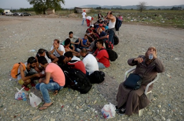 10 000 мигранти пристигнали за ден в Австрия