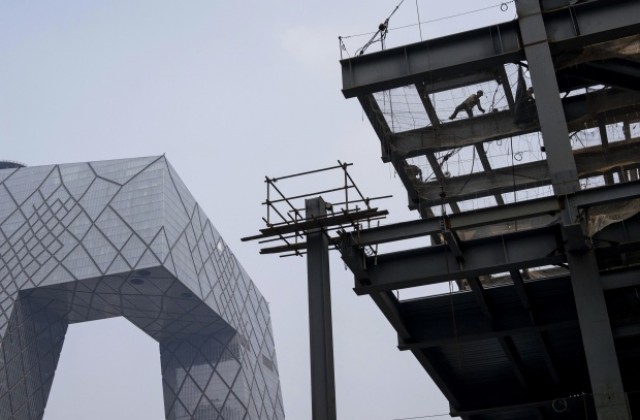 Израел ще внесе 20 000 китайски строителни работници