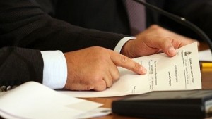 Избирателната комисия в Търговище глоби интелектуалци
