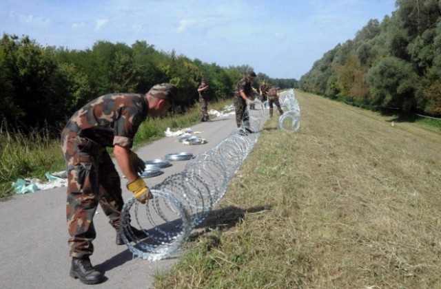 Словения започна да строи ограда по границата