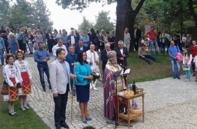 Министър и кмет откриха парк Света гора, през следващия мандат изграждат и виенско колело