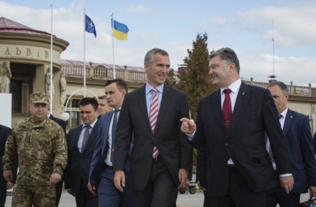 Столтенберг: Русия продължава да въоръжава сепаратистите в Източна Украйна