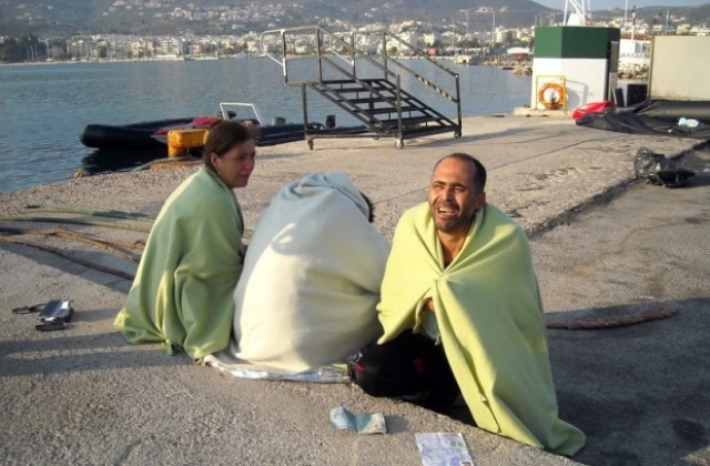 Бежанци стигнаха с яхта до Гърция
