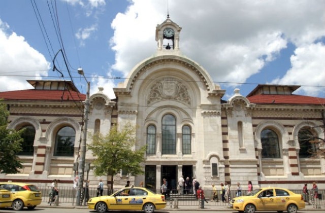 Отцепиха района около Халите заради изоставена раница