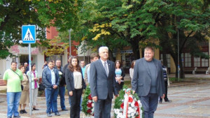 В Дупница отбелязаха Независимостта с празничен концерт и поднасяне на